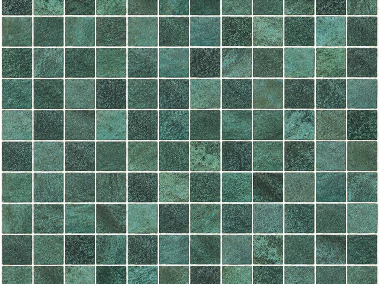 Amostra de pastilha verde-escura com variação de tons, para piscina