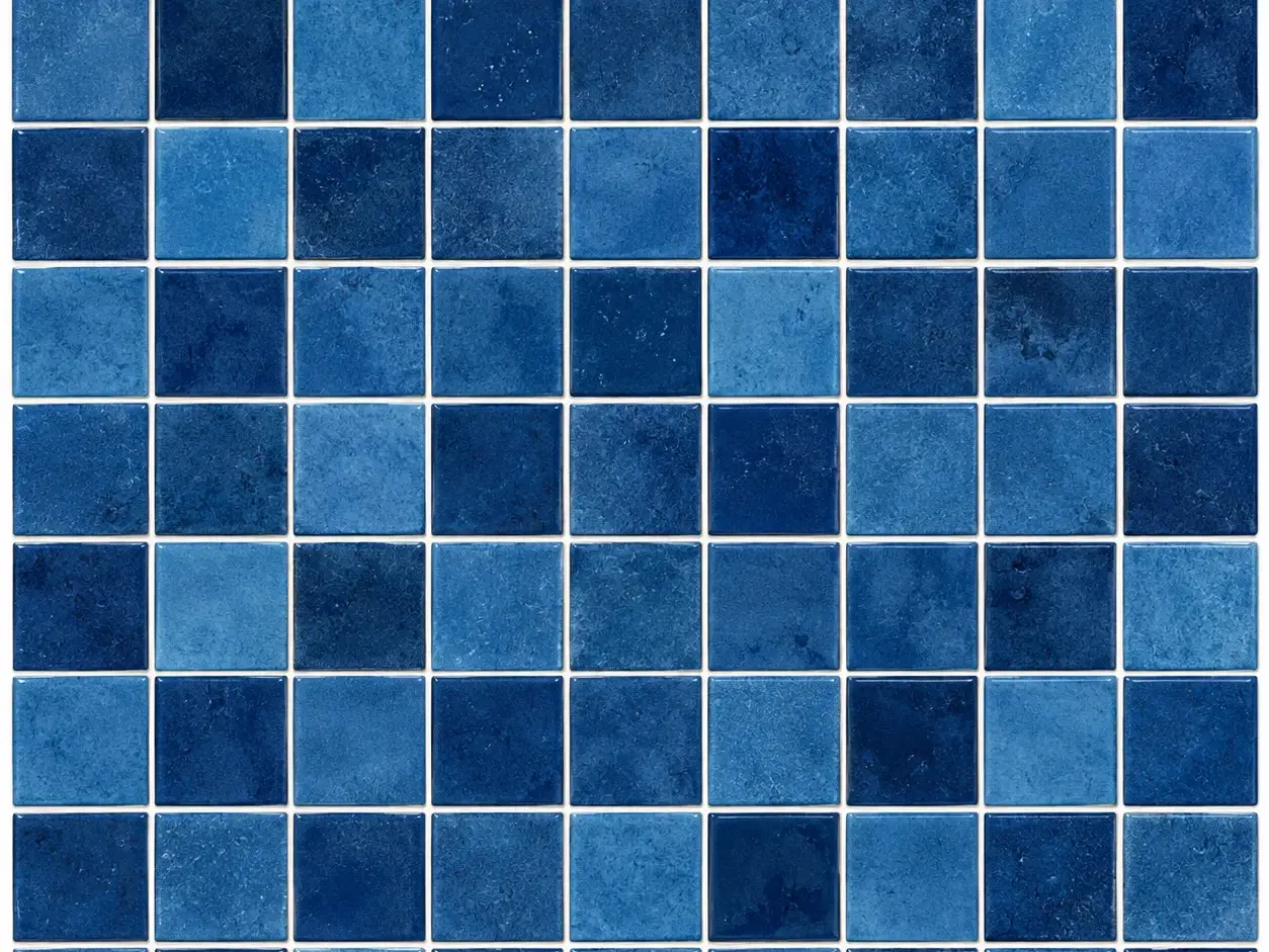Amostra de revestimento cerâmico para piscina em tom azul